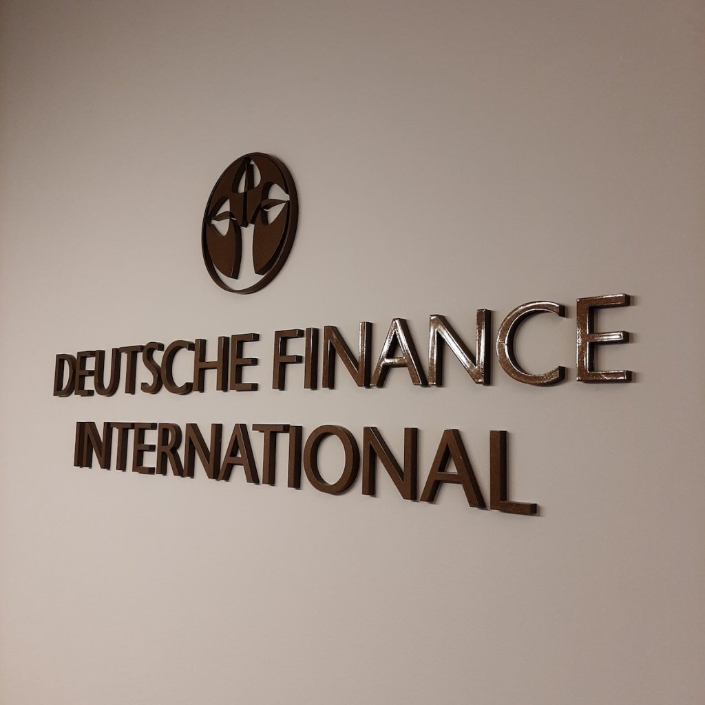 Carpintería a medida DEUTSCHE FINANCE INTERNATIONAL 