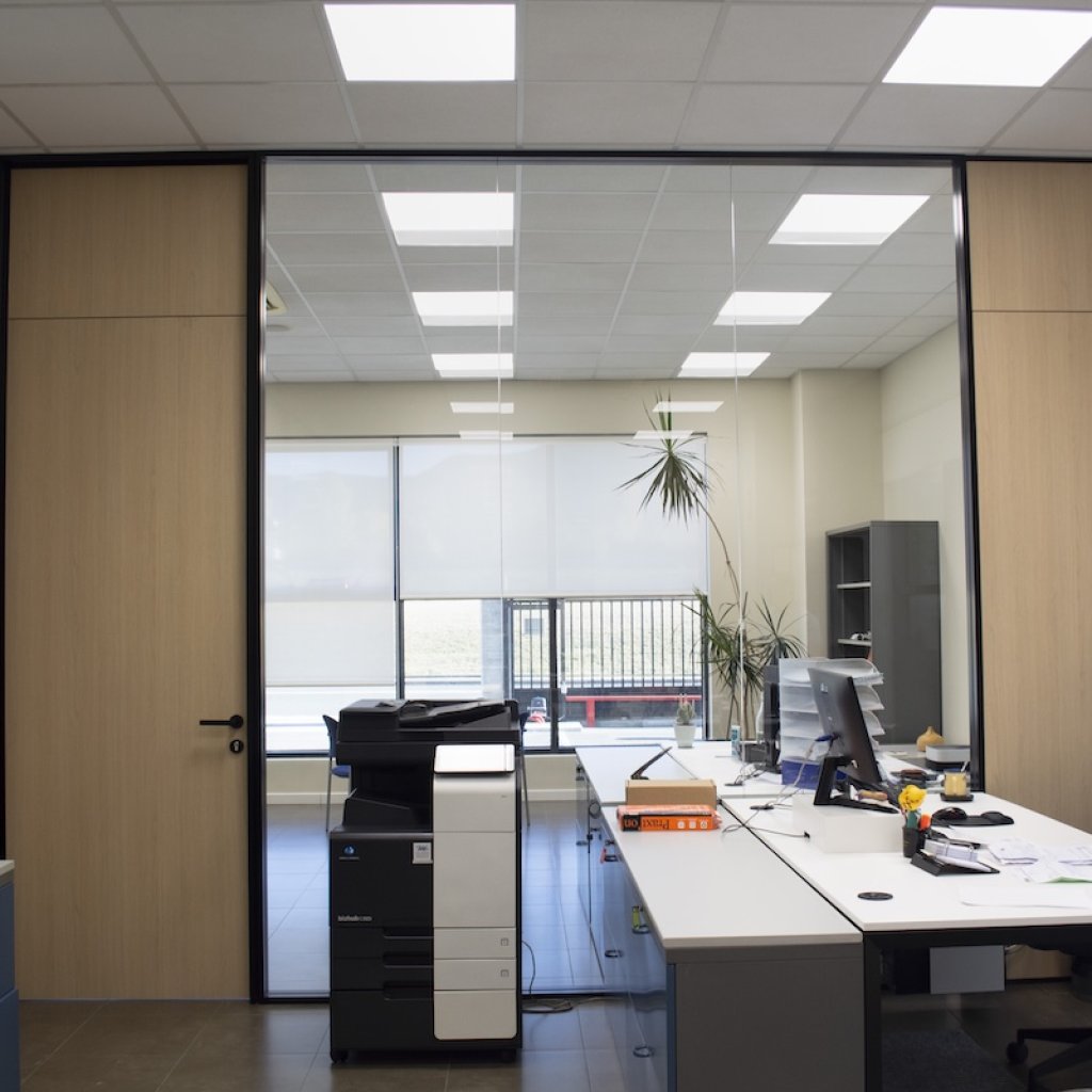 Instalación Carpintería y mamparas divisorias en las oficinas de Nordifusion