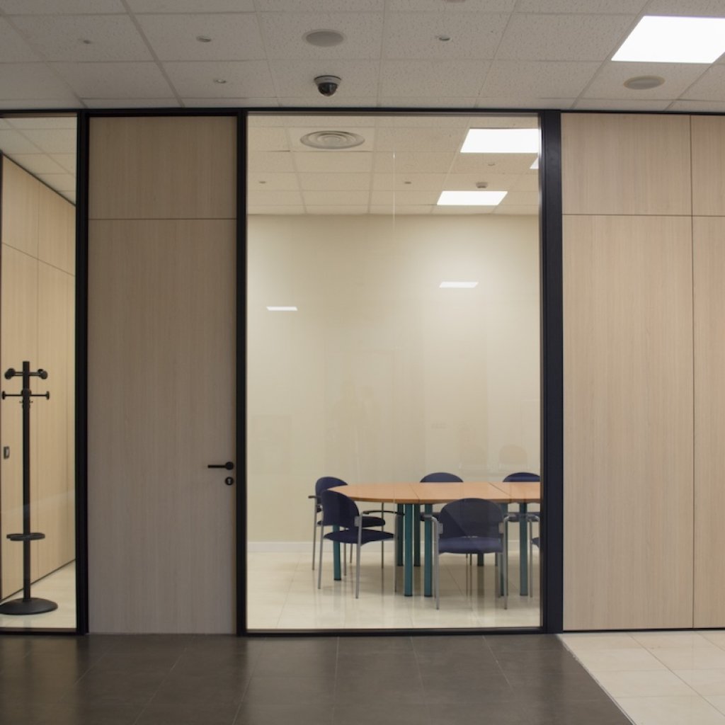 mamparas divisorias en las oficinas de Nordifusion